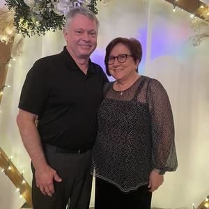Meet your Posher, Gloria